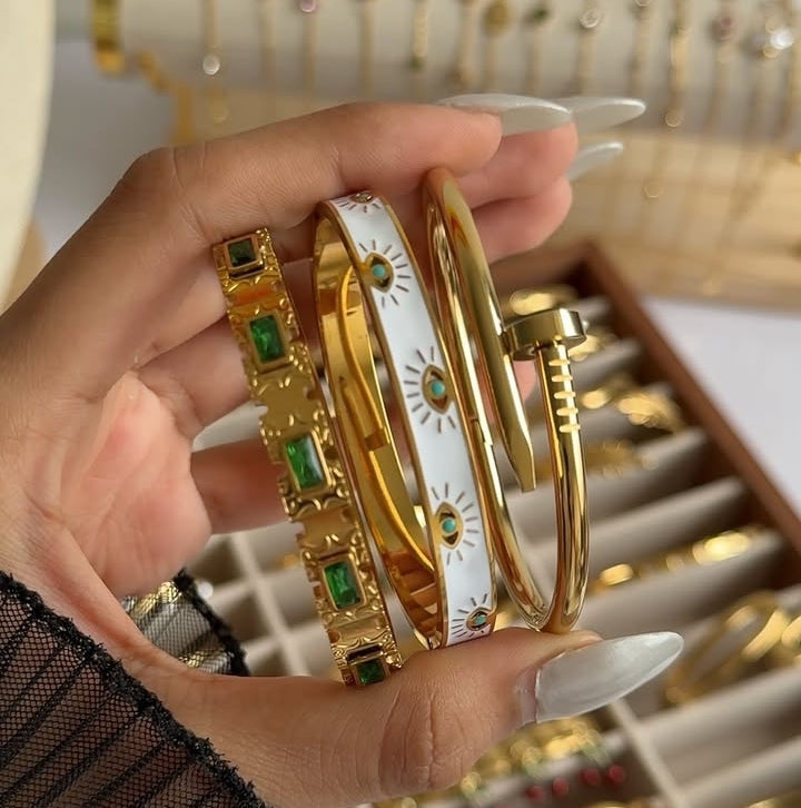 hand stacks prettiest designs