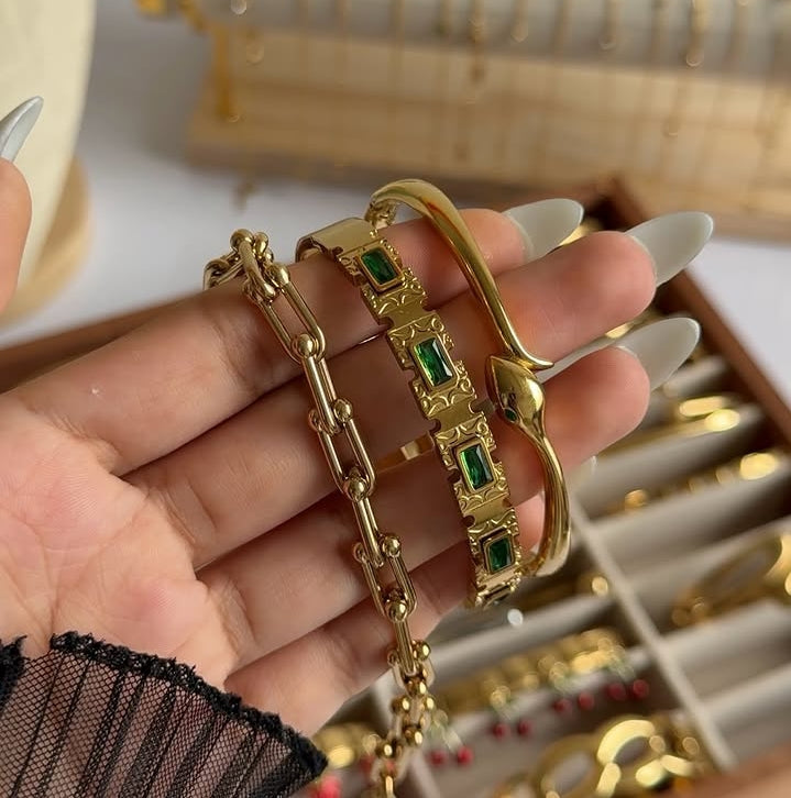 hand stacks prettiest designs