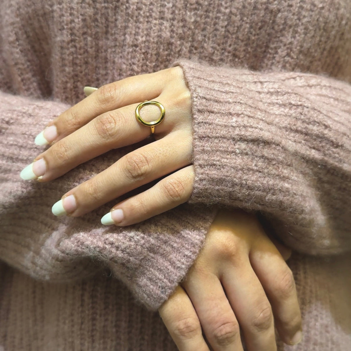 Aura circle ring