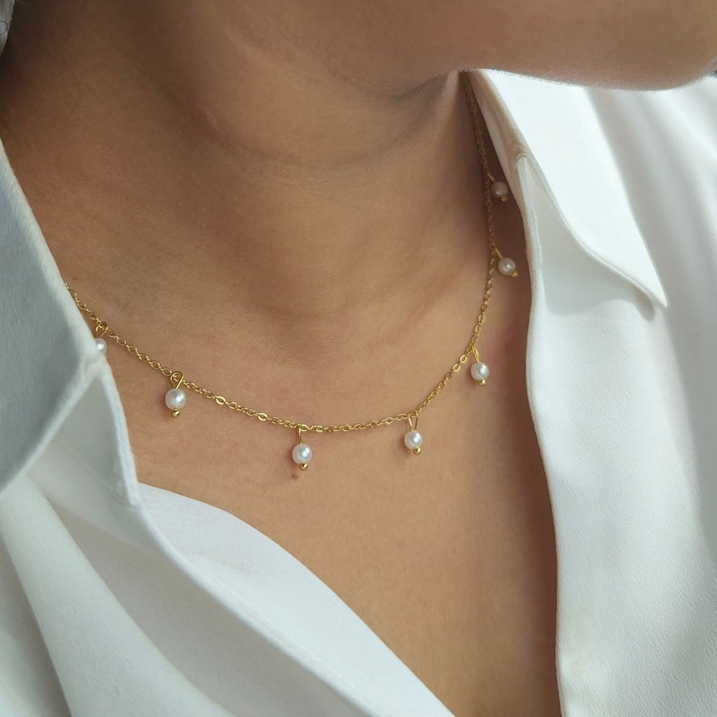 Pearl drop necklace