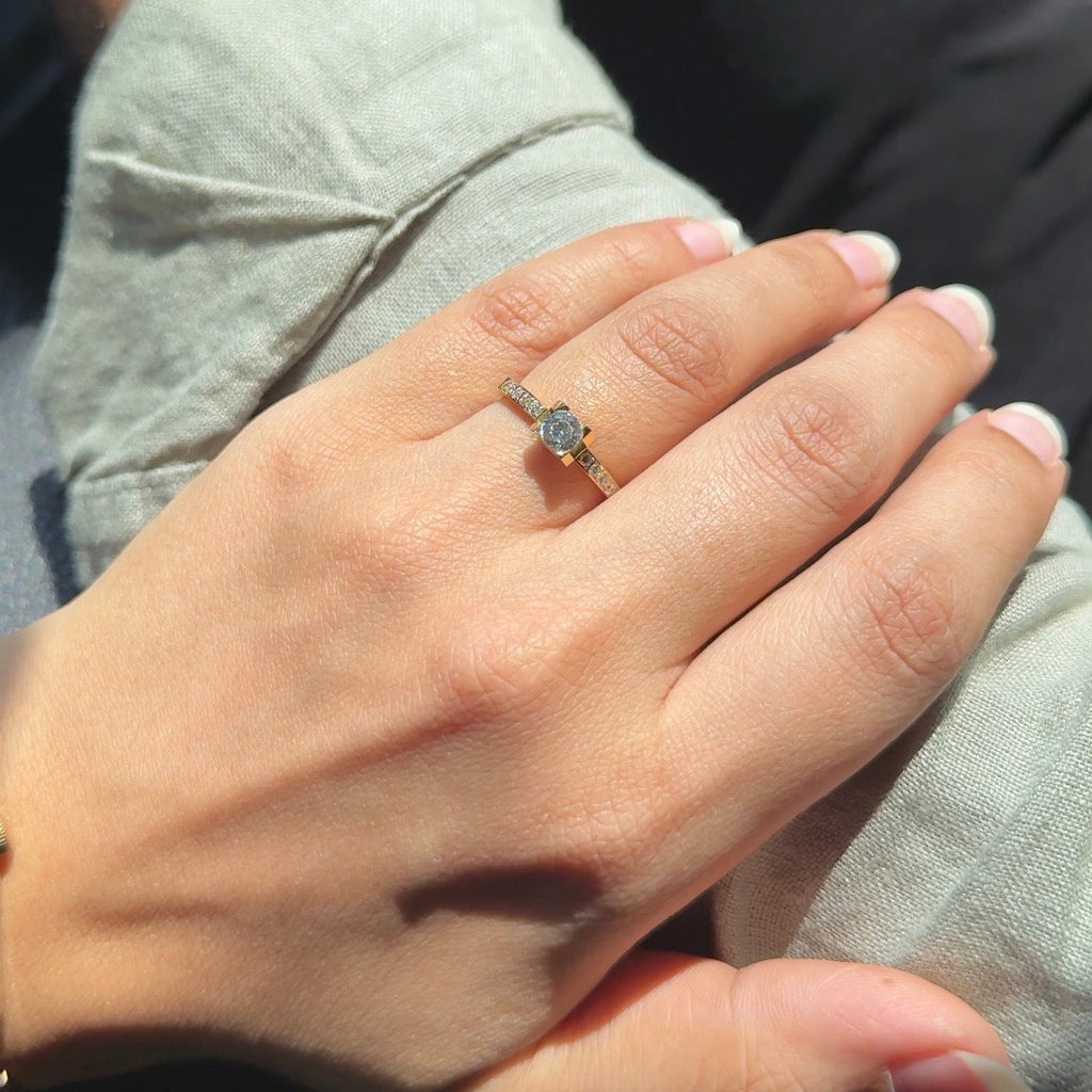 Solitaire luxe ring