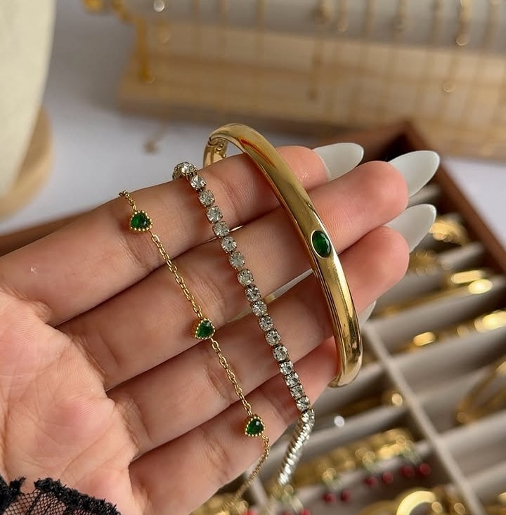 hand stacks prettiest designs