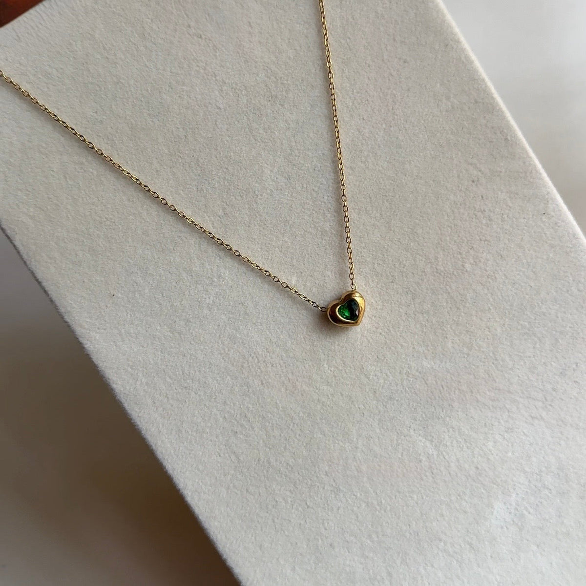 Emerald minimal heart necklace