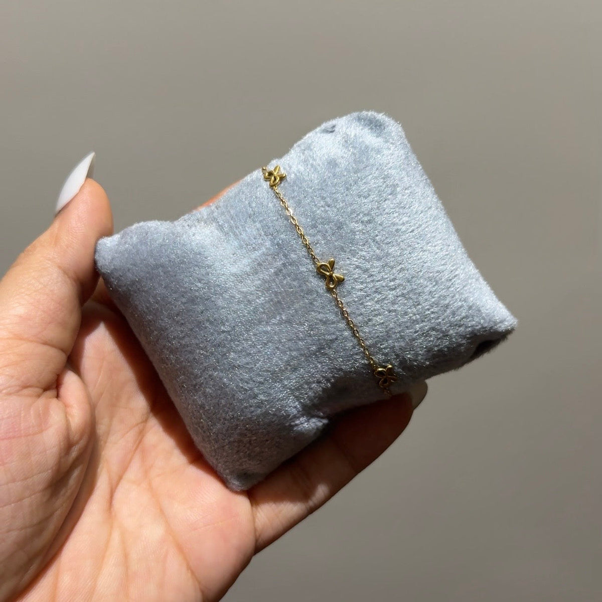 Mini bow bracelet