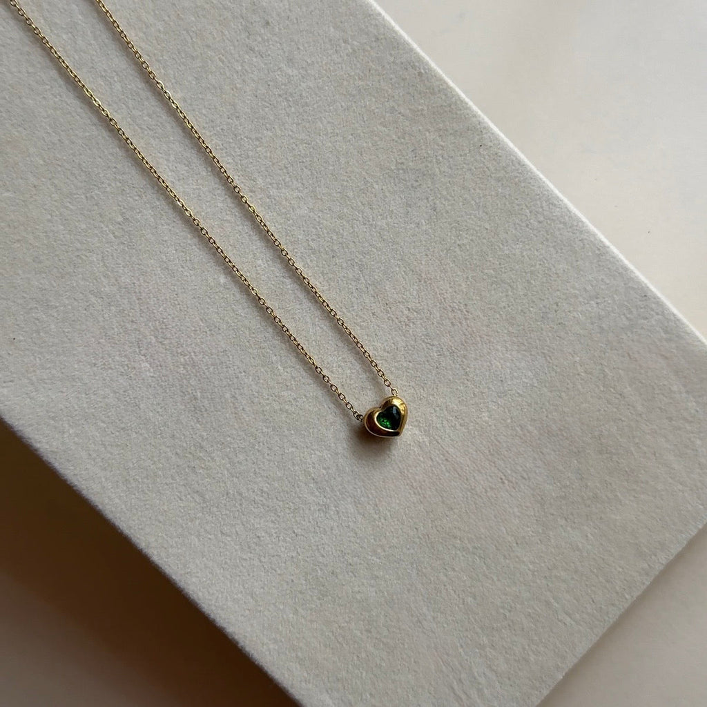 Emerald minimal heart necklace