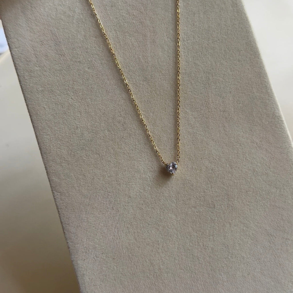 Lune mini heart necklace