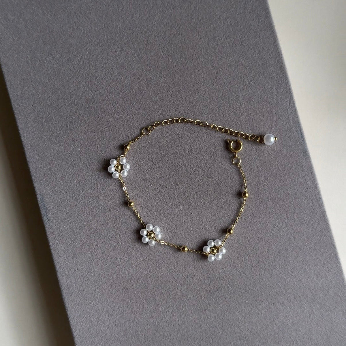 Flowerlit bracelet