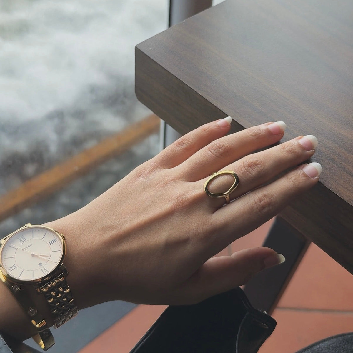 Open oval ring