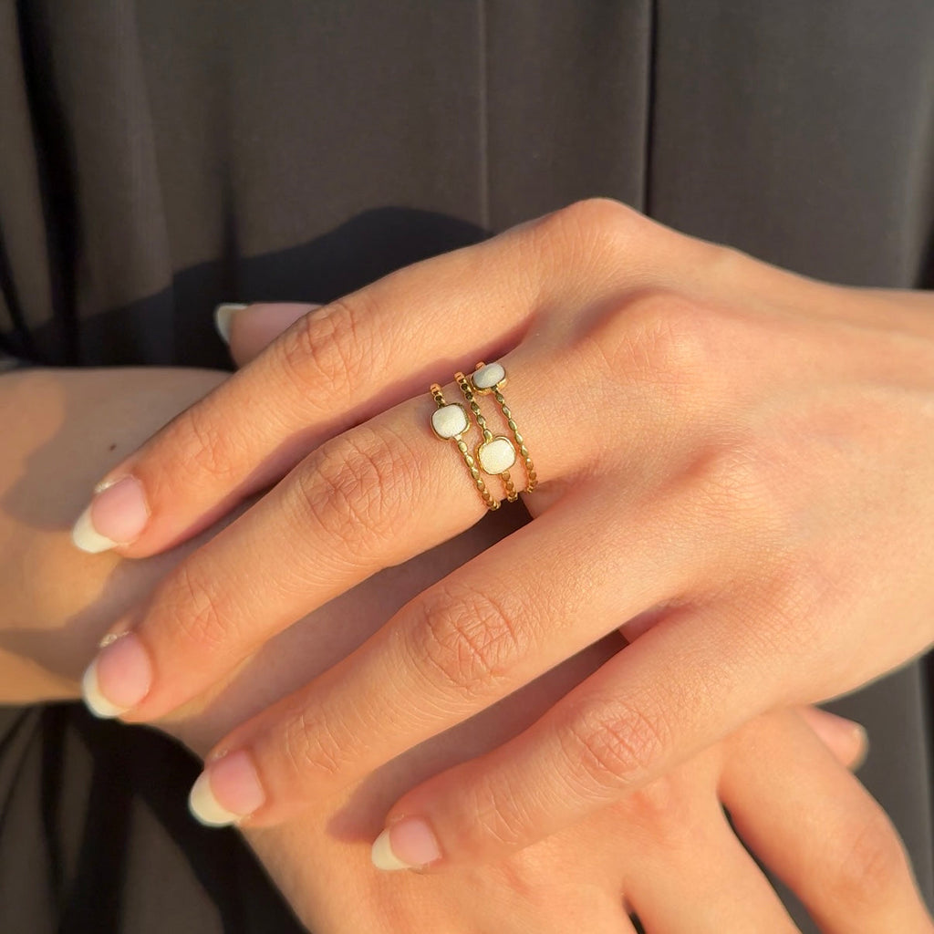 White layer ring