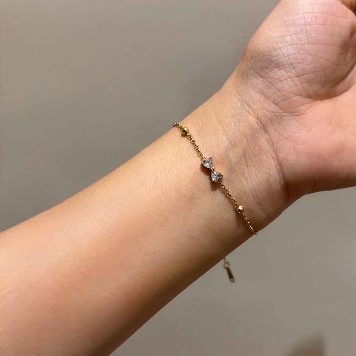 Mini bow bracelet