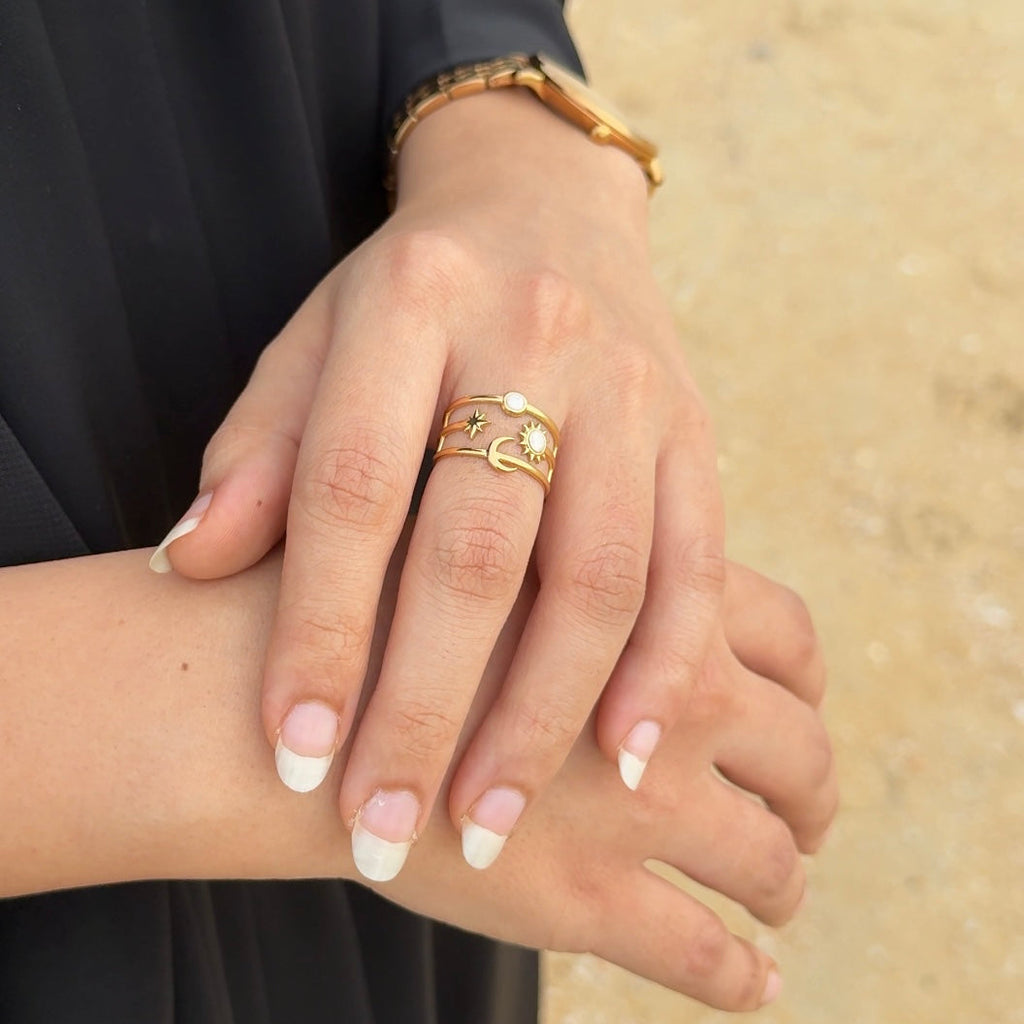 White moon ring