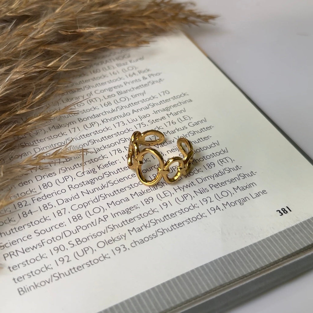 Aura Link Ring