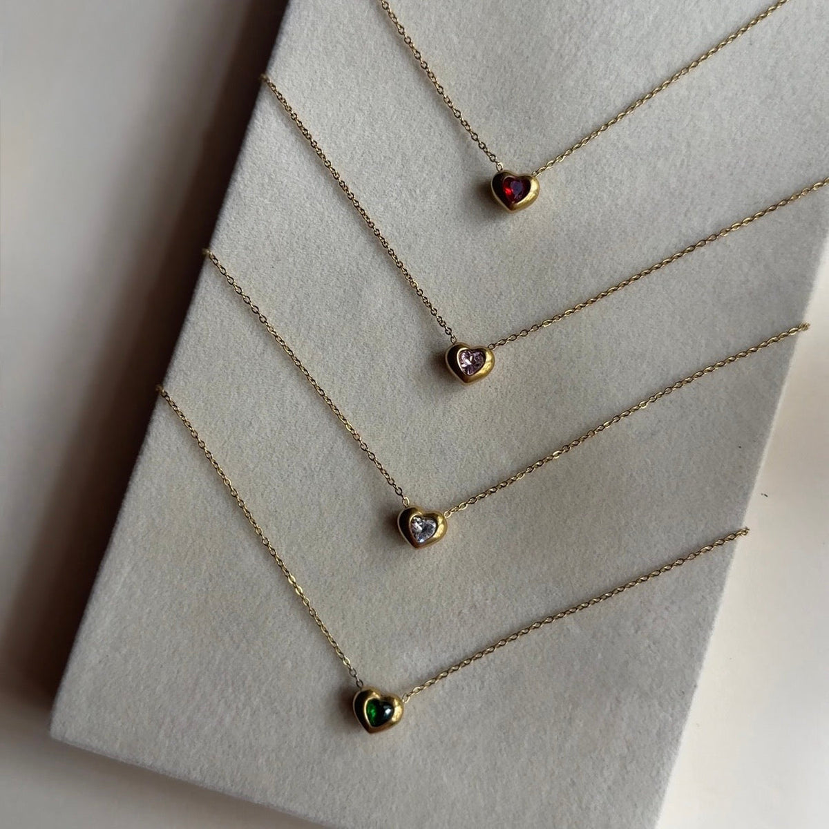 Emerald minimal heart necklace
