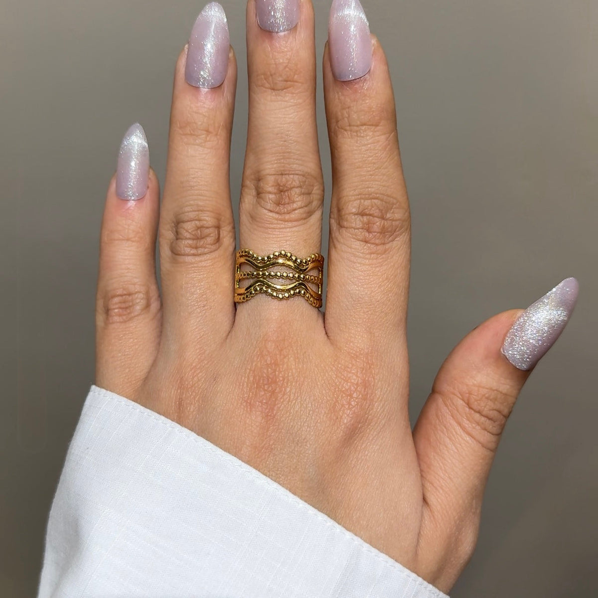 Aura wavelet Ring