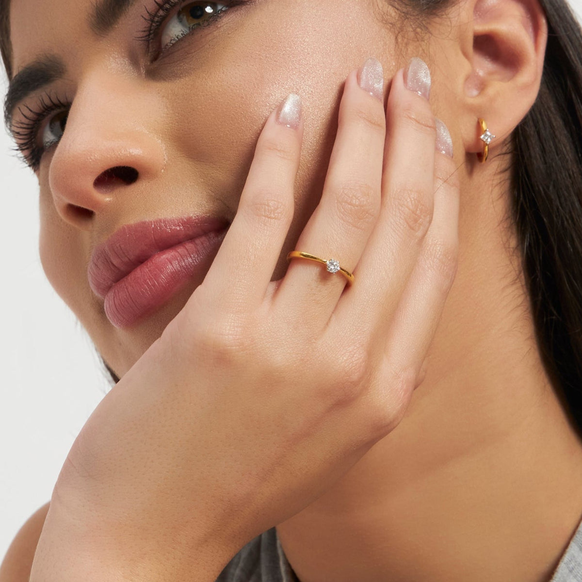 Velvet Radiance Solitaire Ring